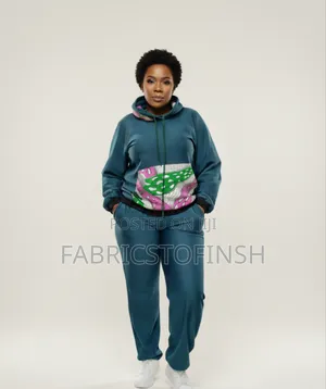 Tracksuit/ Sweatshirt