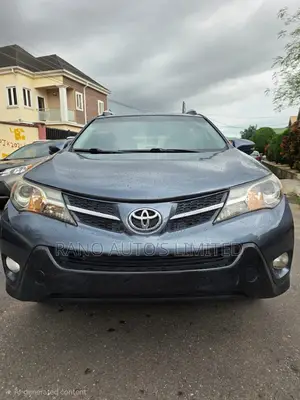 Toyota RAV4 LE AWD (2.5L 4cyl 6A) 2013 Gray