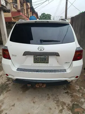 Toyota Highlander Sport 2010 White
