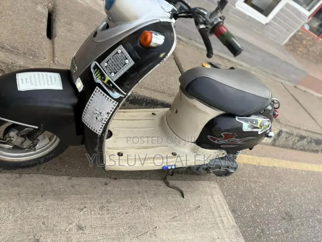 Yamaha 2008 Black