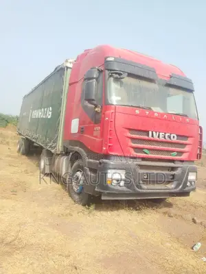 Iveco Semi Trailer Truck