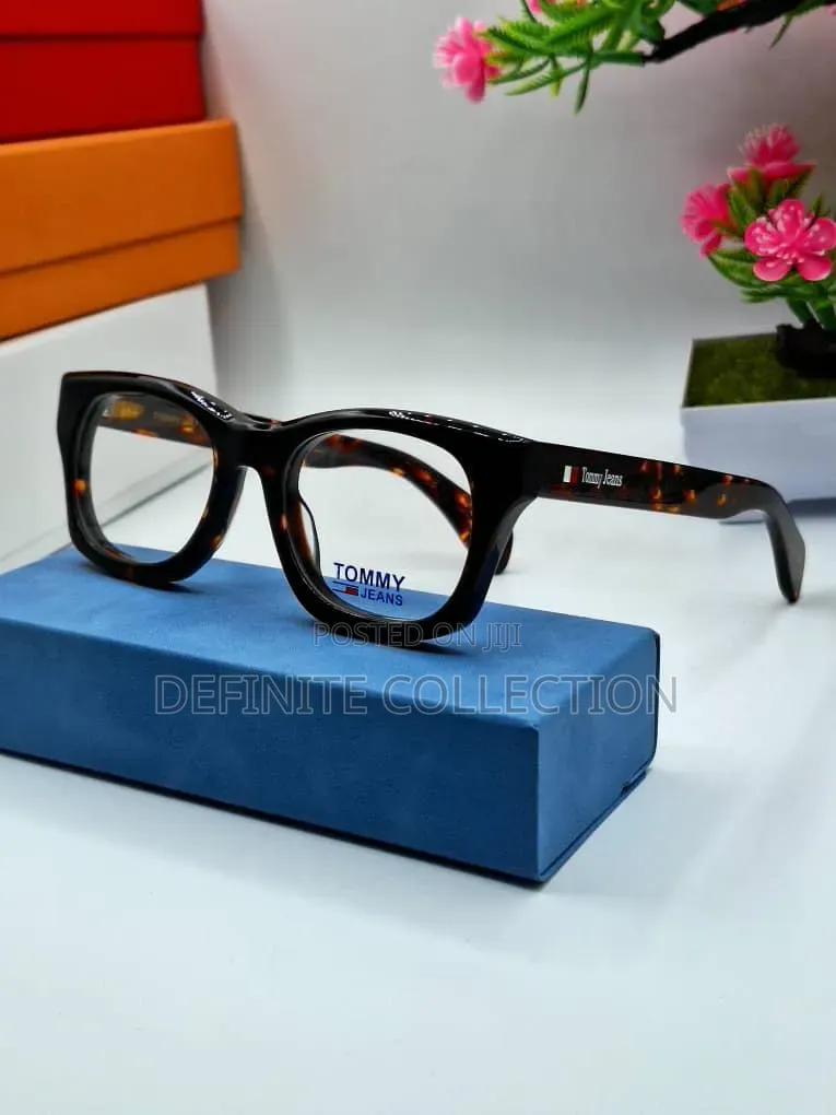 Tommy Hilfiger Top Quality Glass
