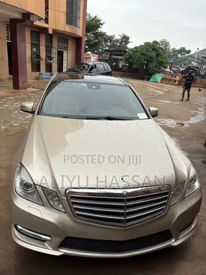 Mercedes-Benz E350 2012 Gold