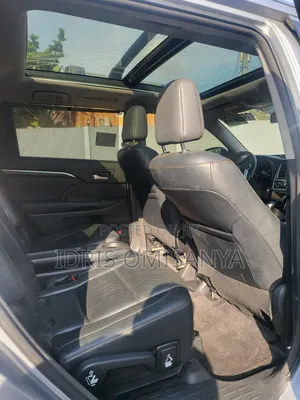 Toyota Highlander Limited Platinum 4dr SUV AWD (3.5L 6cyl 6A) 2015