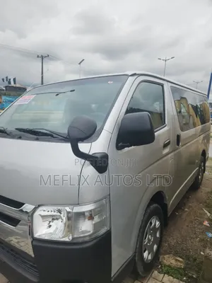 Toyota HiAce 2012 Silver