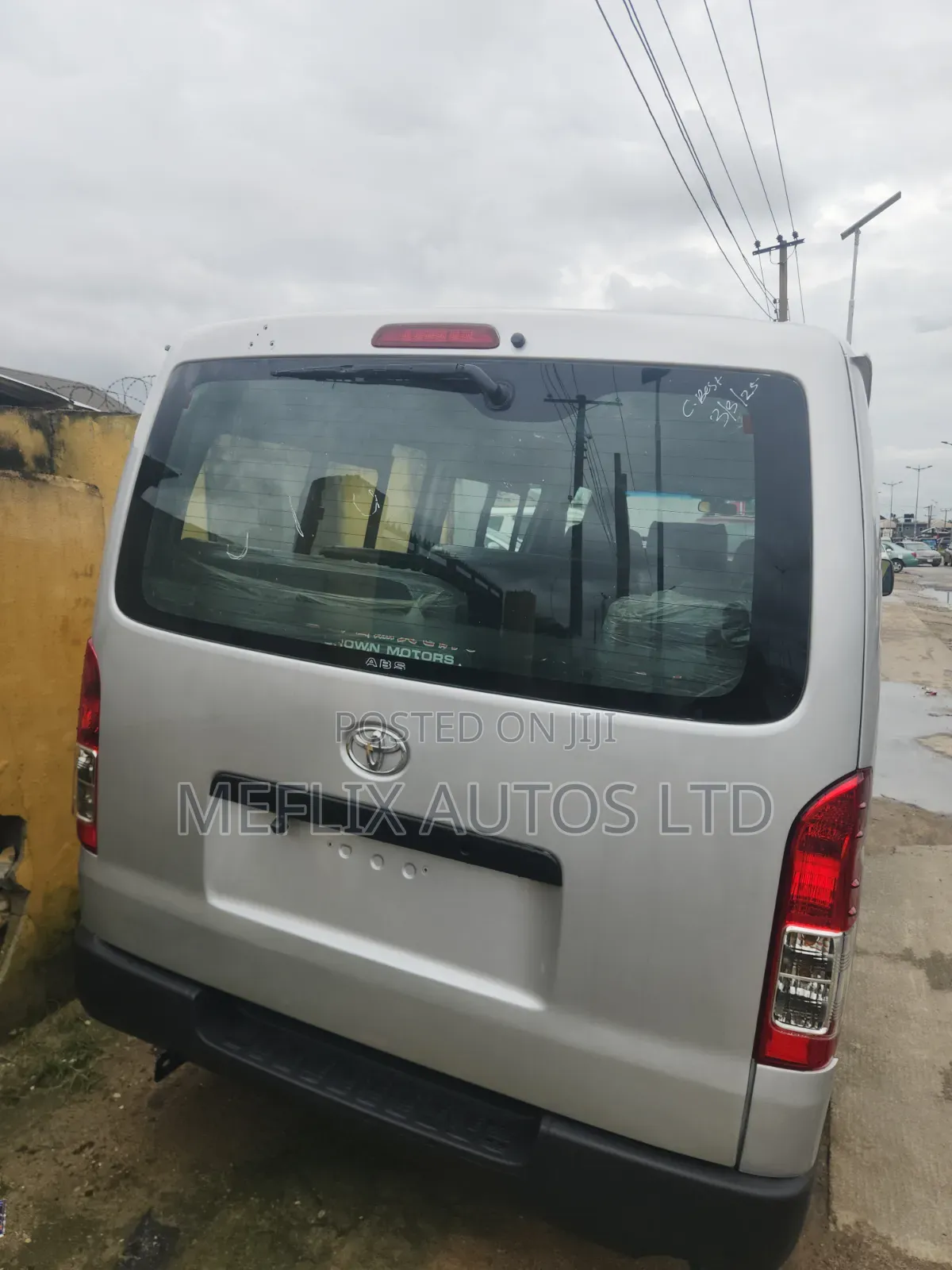 Toyota HiAce 2012 Silver