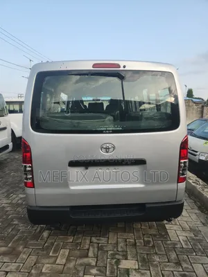Toyota HiAce 2012 Silver