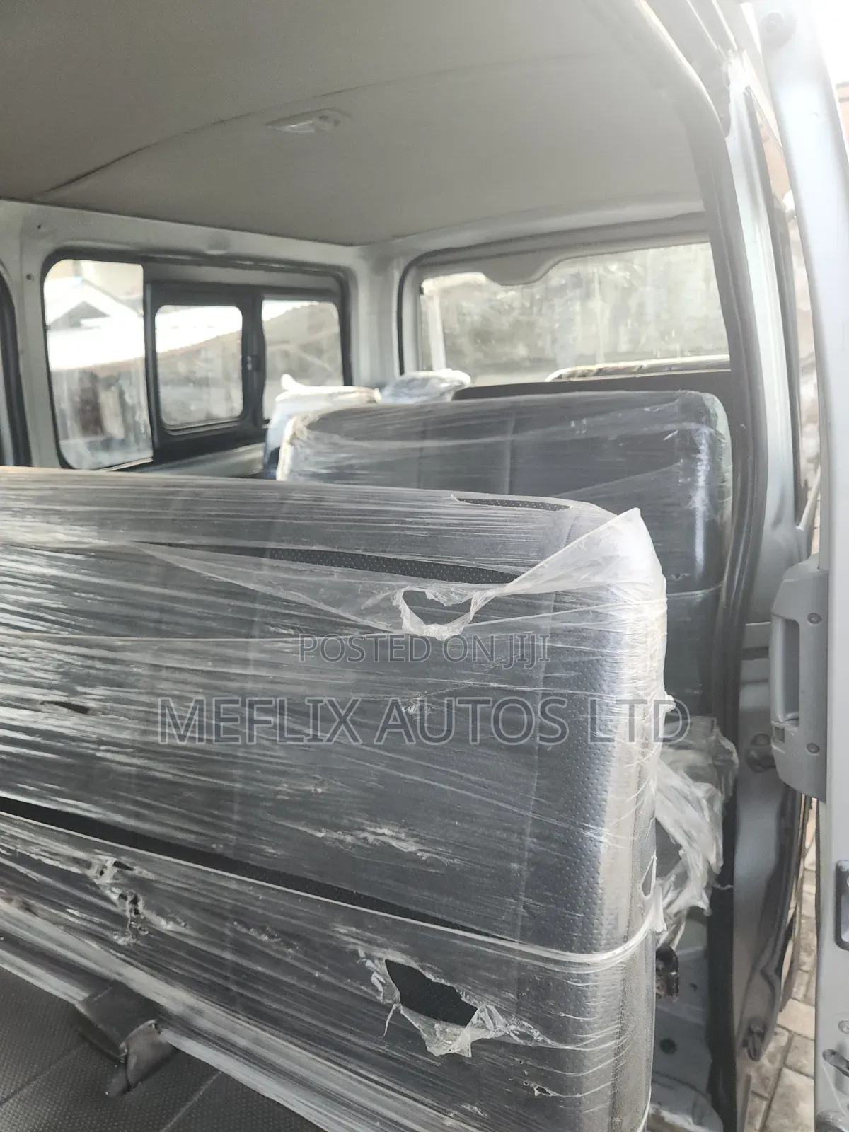 Toyota HiAce 2012 Silver