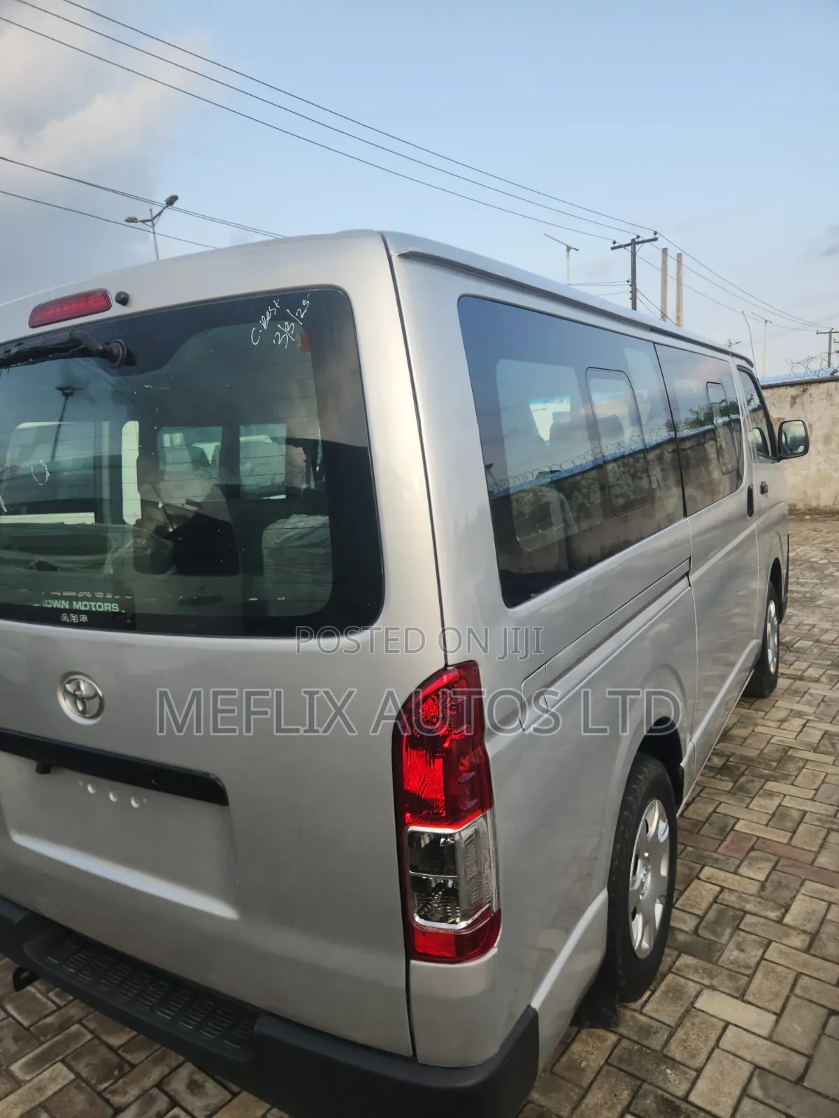 Toyota HiAce 2012 Silver