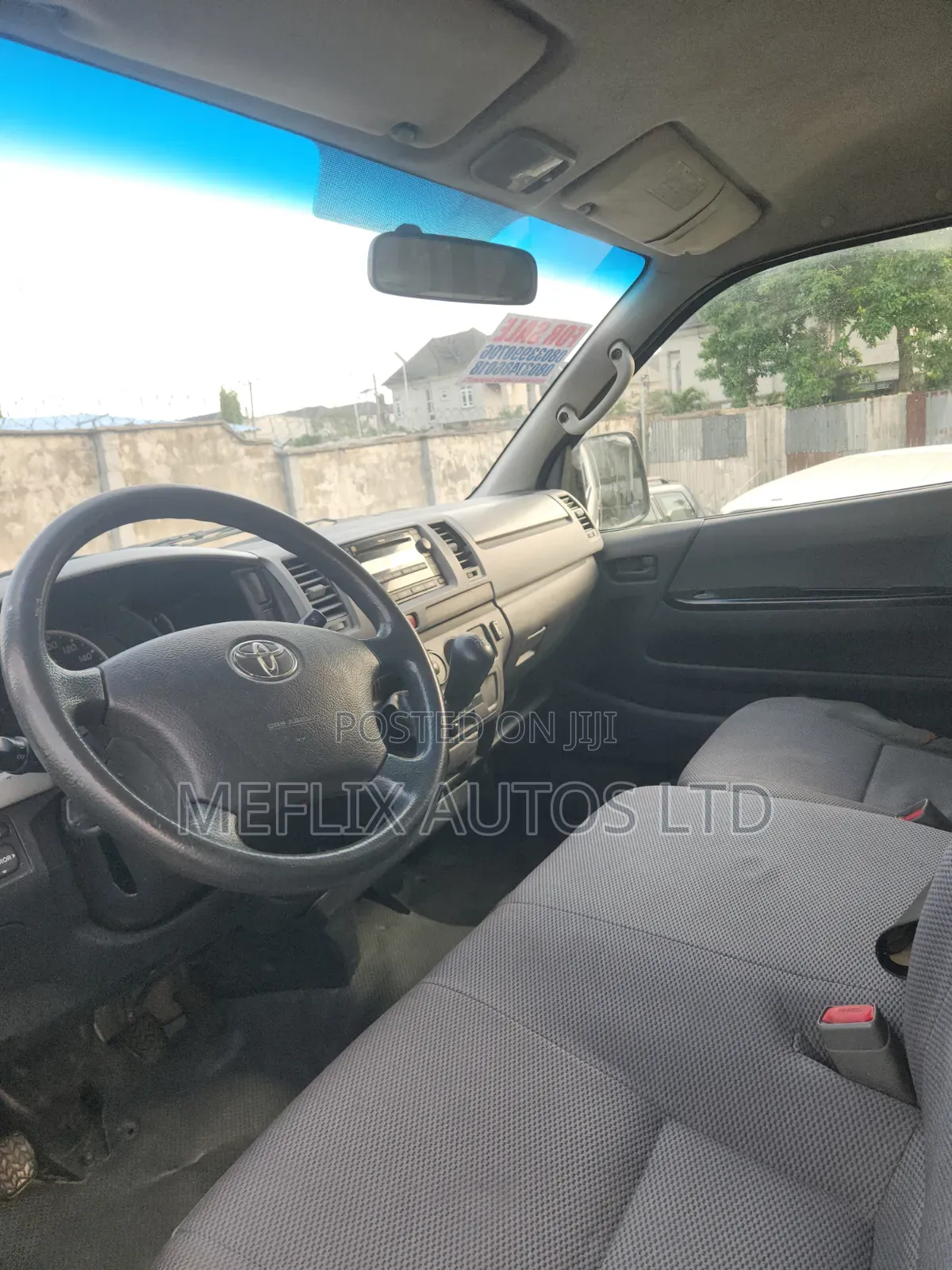 Toyota HiAce 2012 Silver