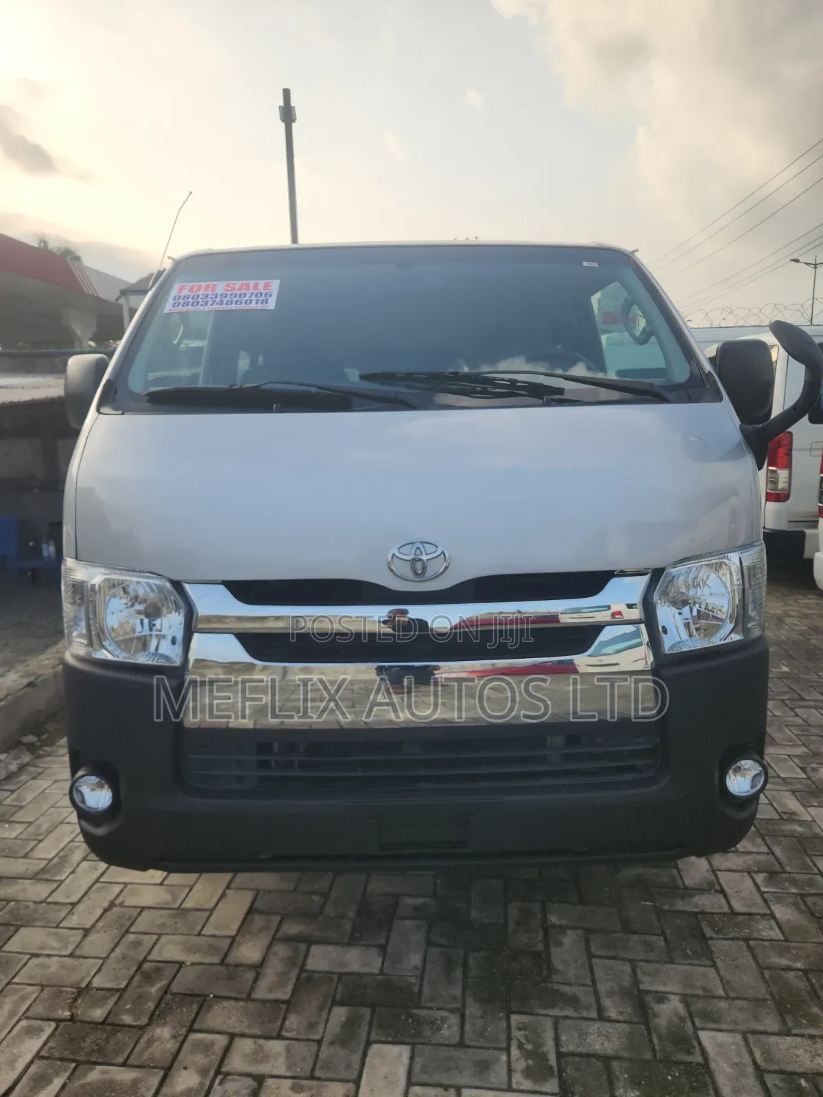 Toyota HiAce 2012 Silver