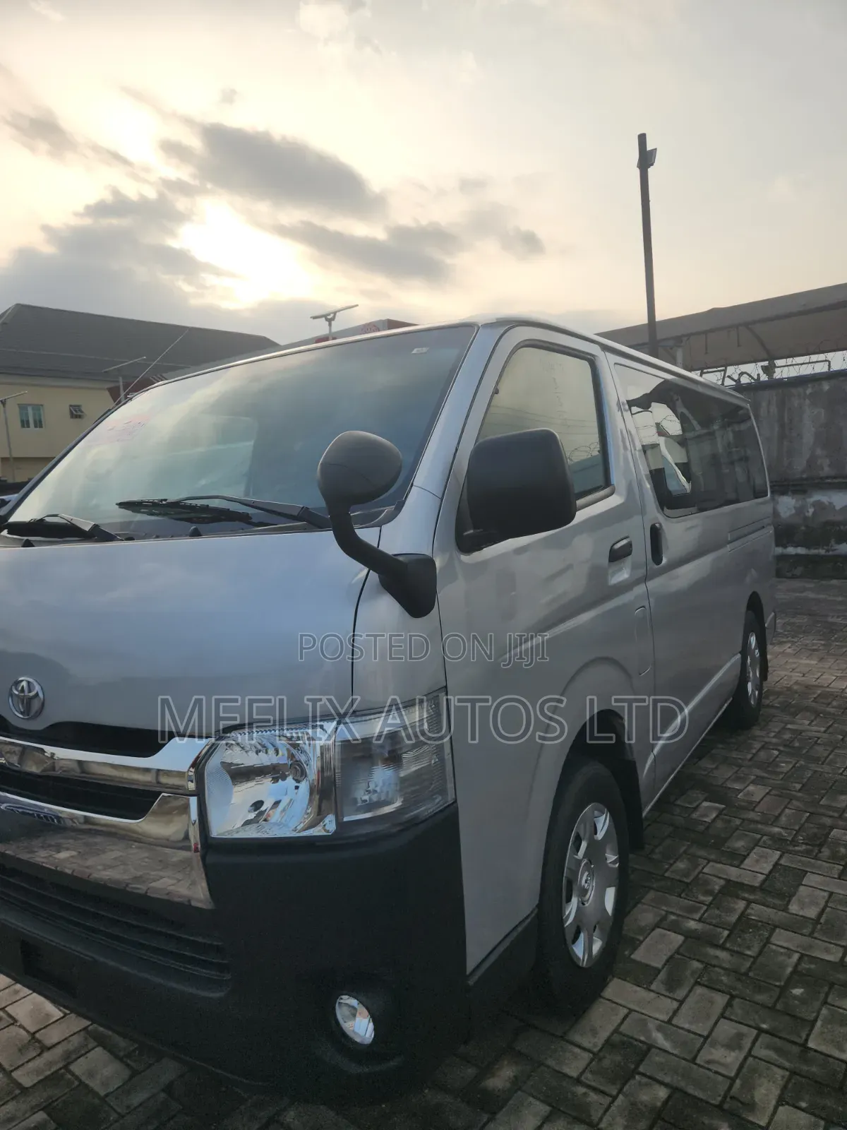 Toyota HiAce 2012 Silver