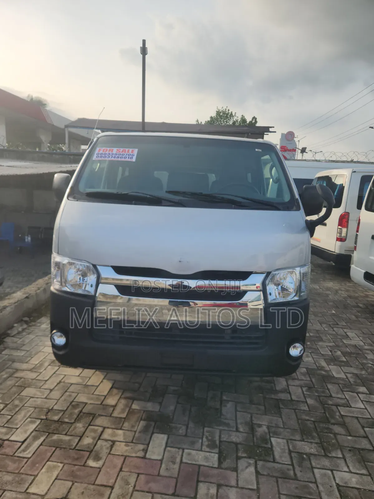 Toyota HiAce 2012 Silver
