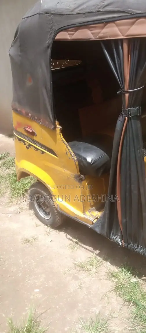 Tricycle 2022 Yellow