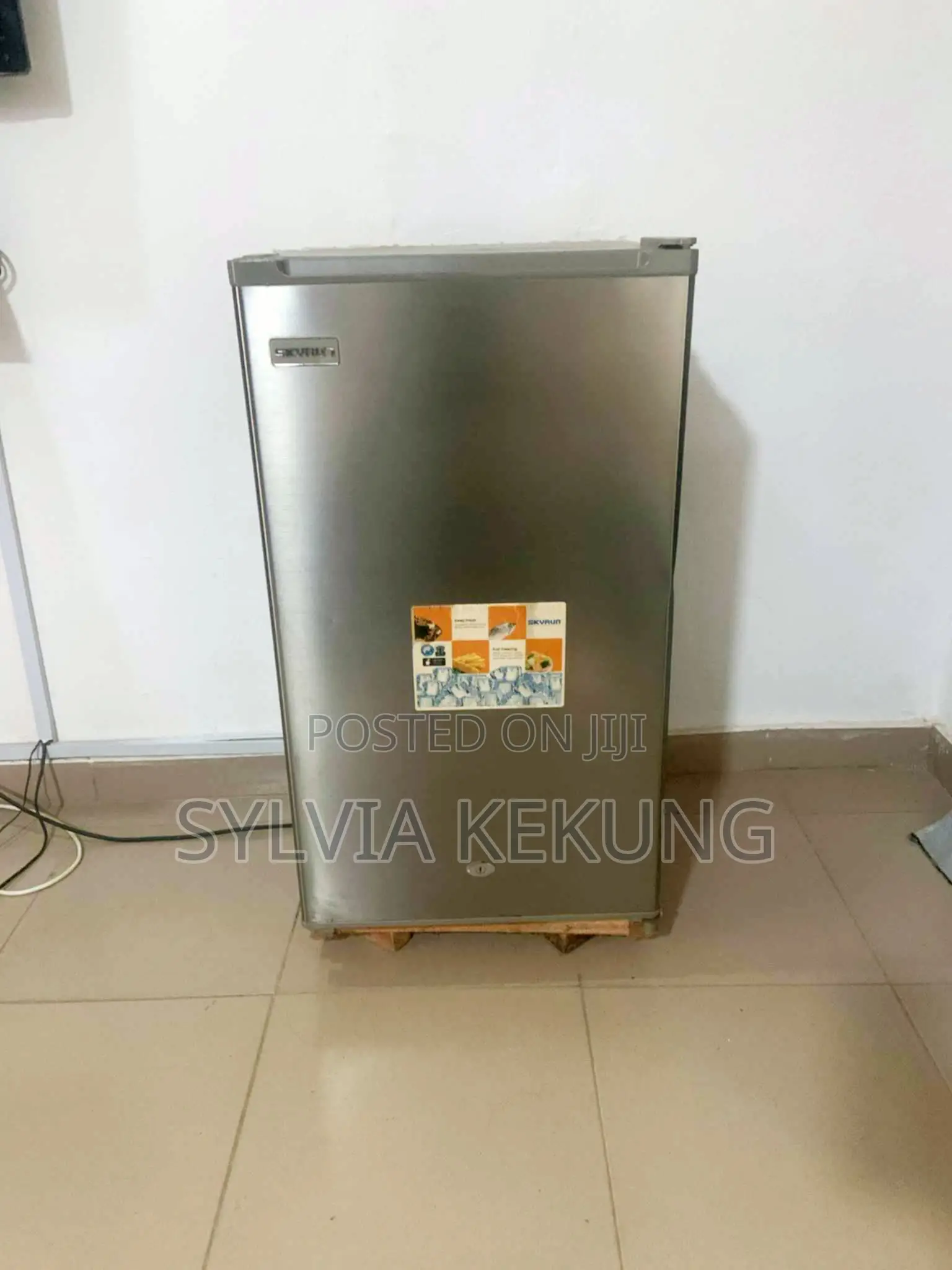 Skyrun Table Top Fridge