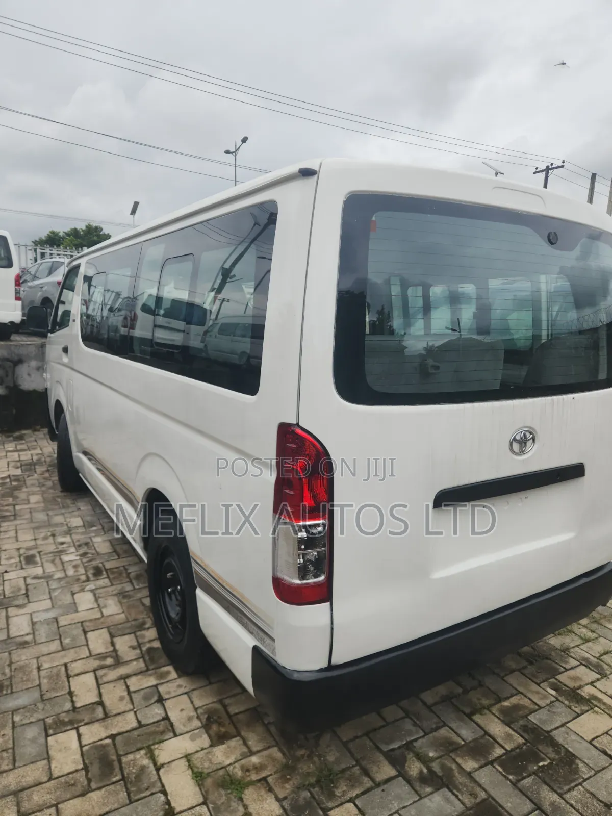 Toyota HiAce 2012 White