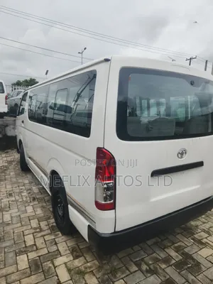 Toyota HiAce 2012 White