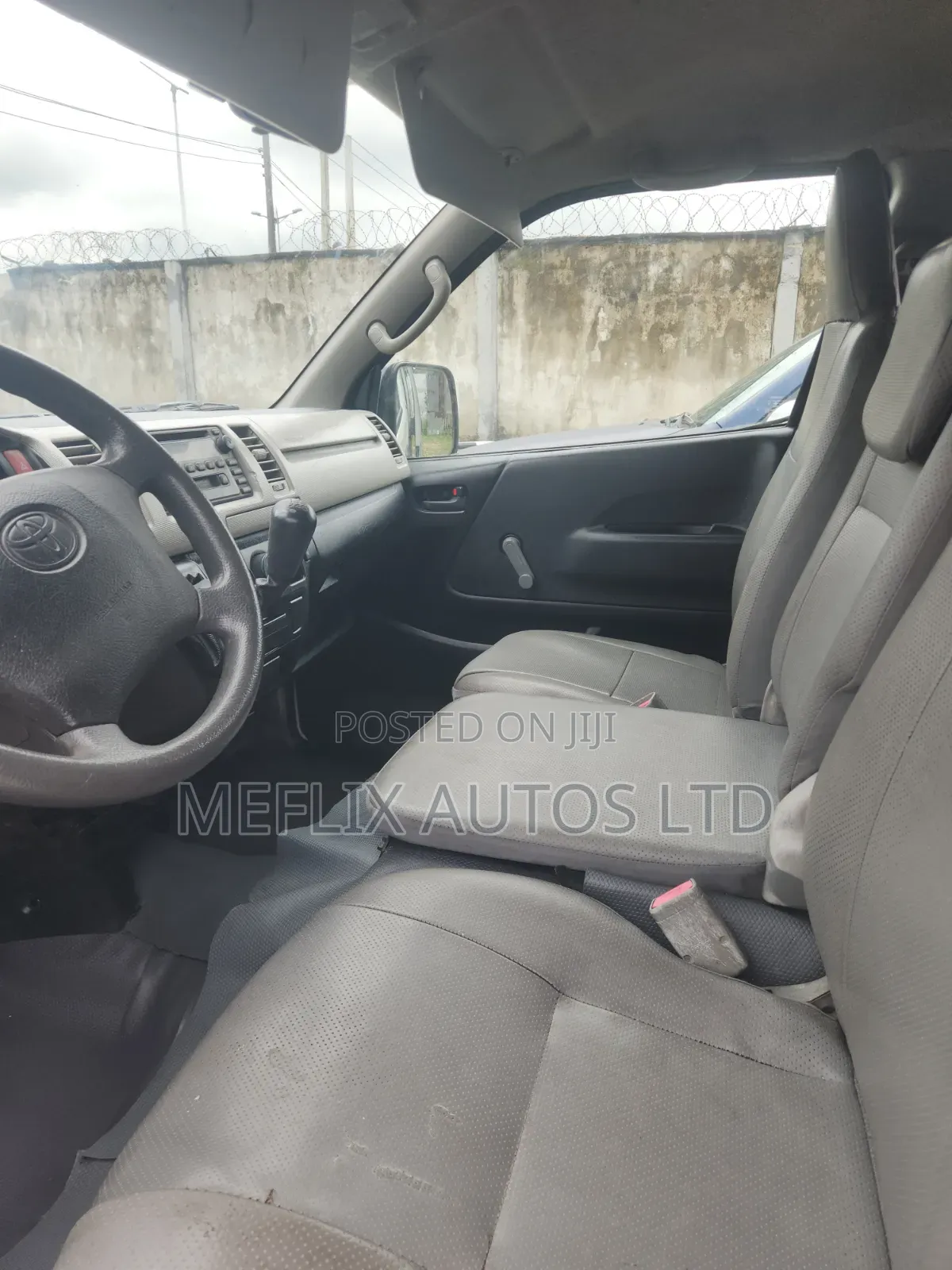 Toyota HiAce 2012 White