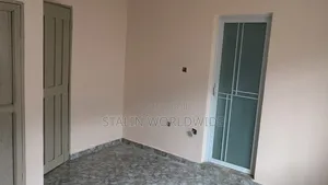 3bdrm Apartment in Oke Riya, Jumofak for rent
