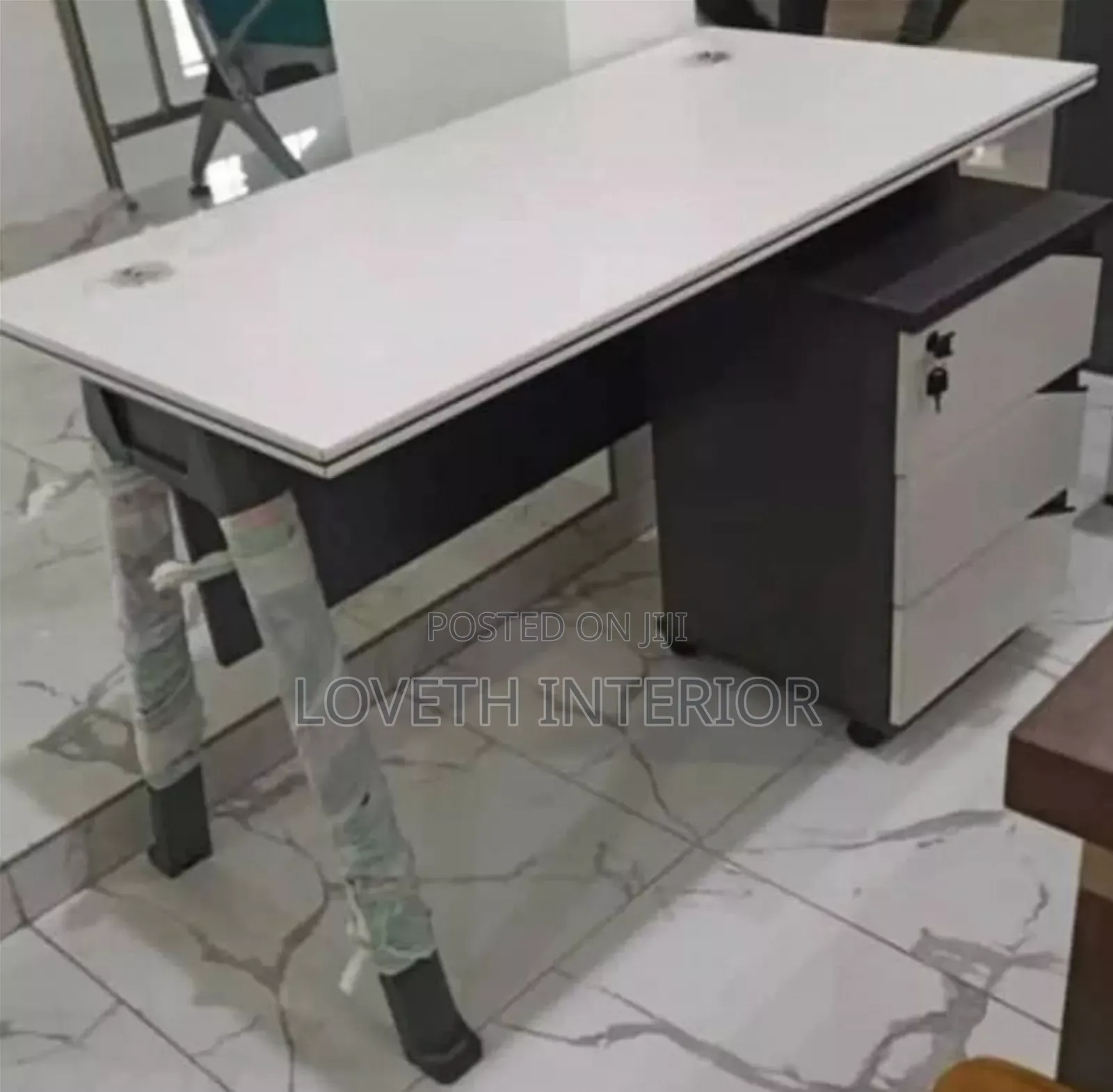 Classic Quality Modern Office Table