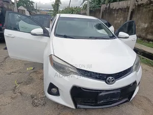 Toyota Corolla 2017 White
