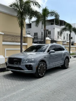 Bentley Bentayga 2025 Gray