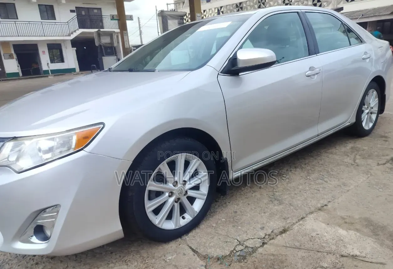 Toyota Camry 2012 Silver