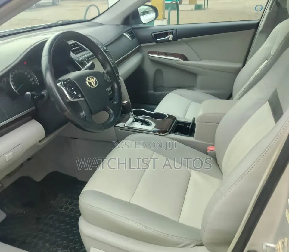 Toyota Camry 2012 Silver