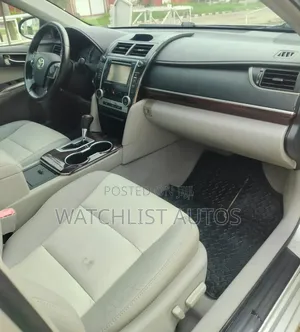 Toyota Camry XLE 4dr Sedan (2.5L 4cyl 6A) 2012 Silver