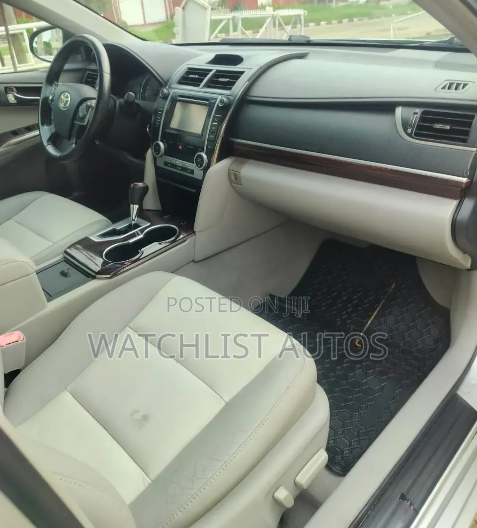 Toyota Camry 2012 Silver