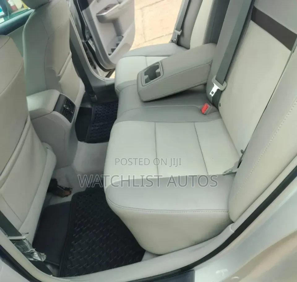 Toyota Camry 2012 Silver