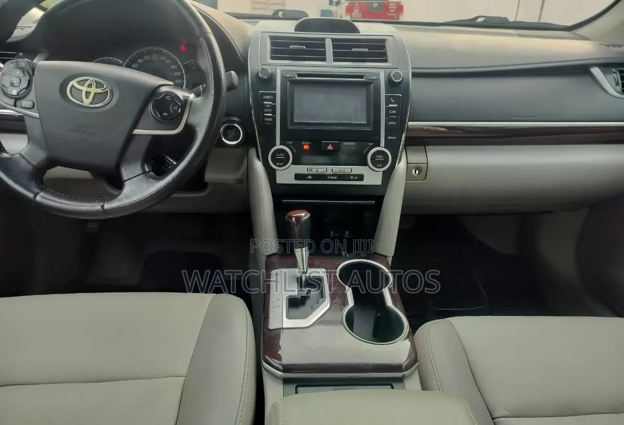 Toyota Camry 2012 Silver