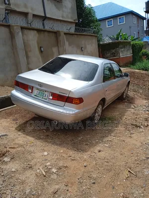 Toyota Camry LE 4dr Sedan (2.2L 4cyl 4A) 2001 Silver