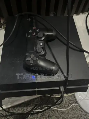 Ps4 With Games (Play Station4)