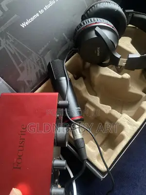 Focusrite Scarlett Solo 4th Gen Studio Bundle – Excellent Condition