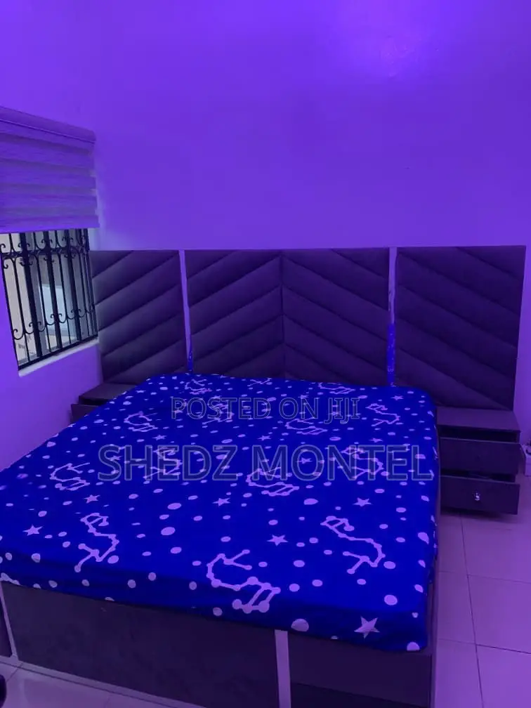 Bed-Stand.
