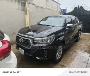 Toyota Hilux 2012 Black