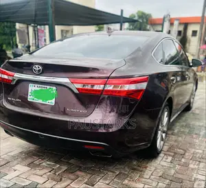 Toyota Avalon Limited Sedan FWD (3.5L 6cyl 6A) 2013 Red