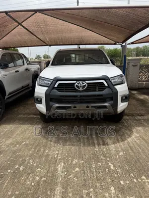 New Toyota Hilux 2025 White