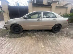 Toyota Corolla 2003 Gold