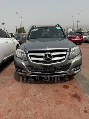 Mercedes-Benz GLK-Class Base GLK 350 4dr AWD 4MATIC (3.5L 6cyl 7A) 2015