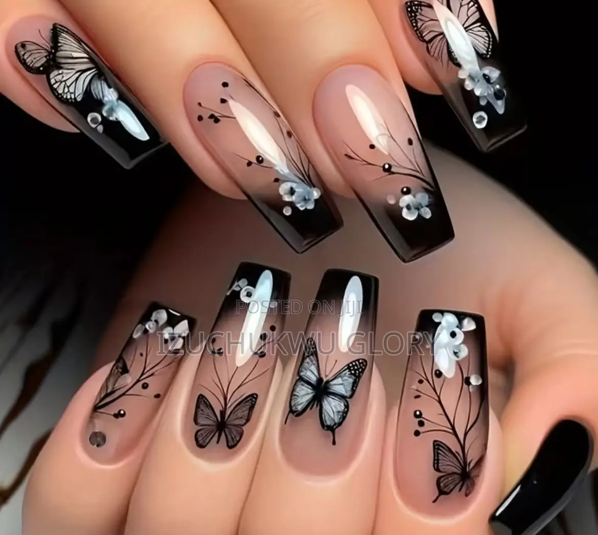 Fashionable Press on Nails
