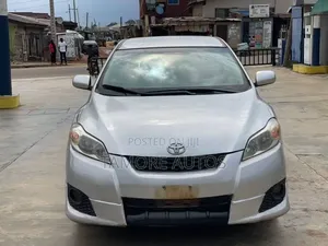 Toyota Matrix S Hatchback FWD (2.4L 4cyl 5A) 2010 Silver