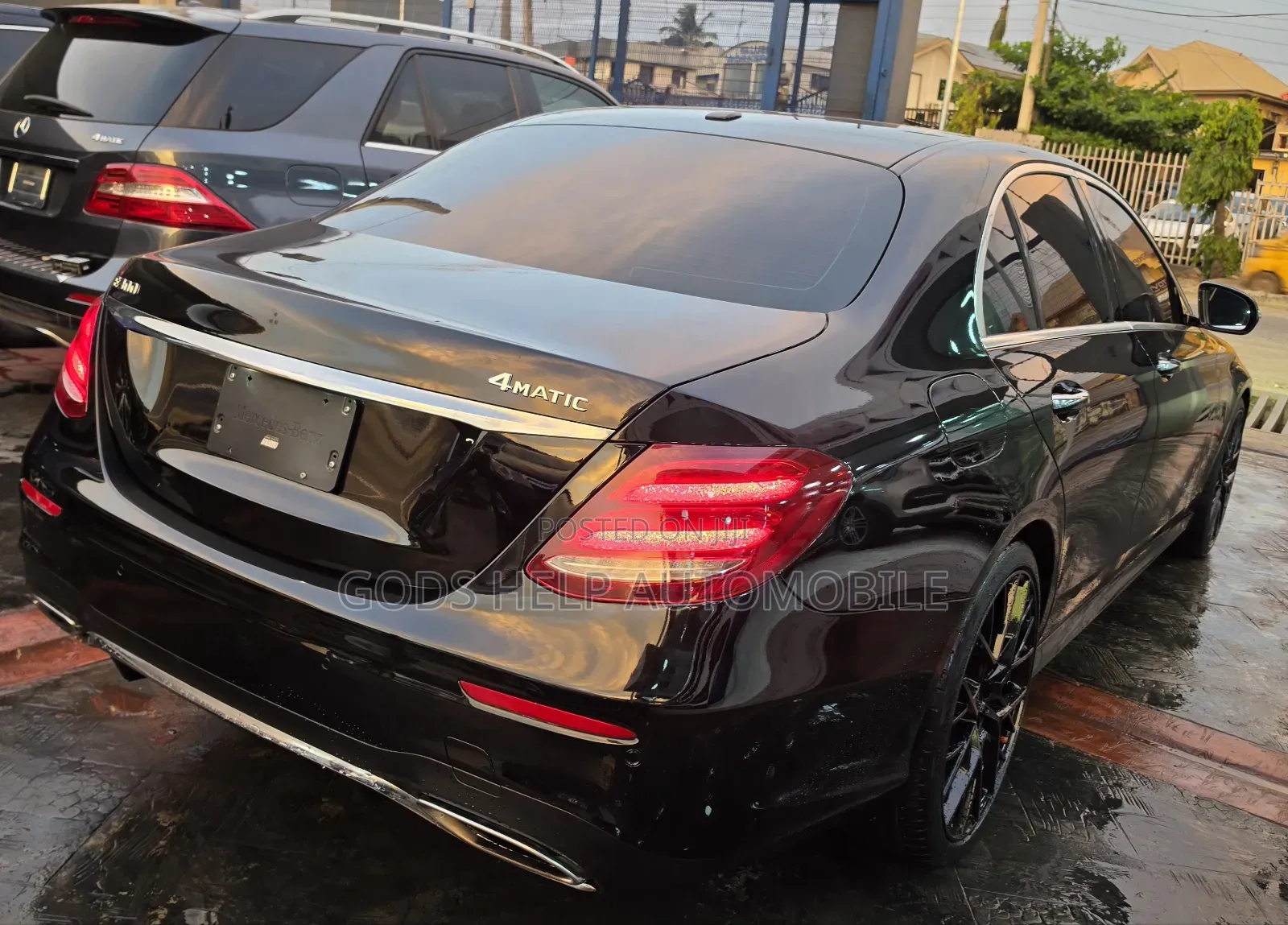 Mercedes-Benz E300 2017 Black