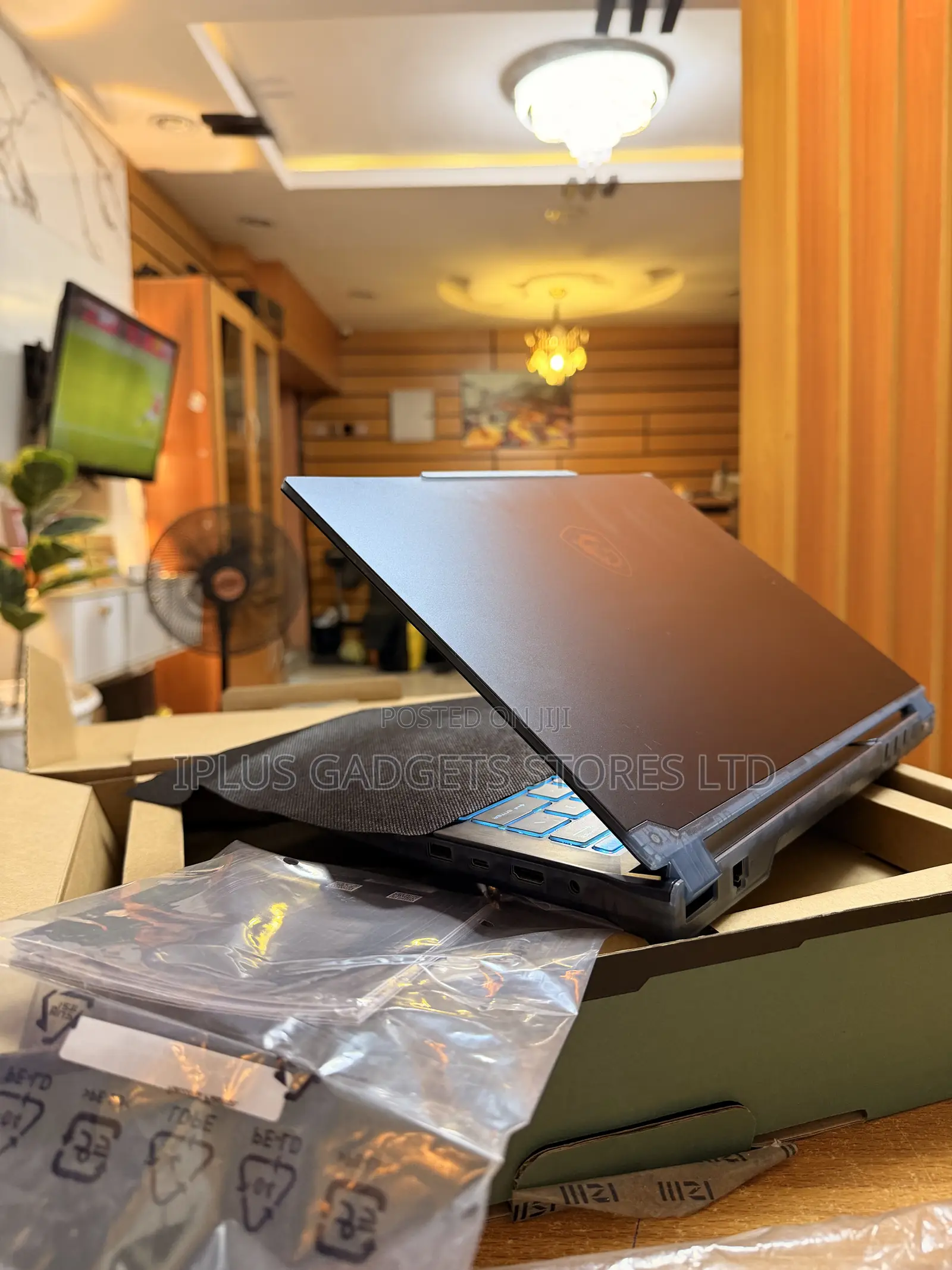 New Laptop MSI Cyborg 14 16GB Intel Core i7 SSD 512GB