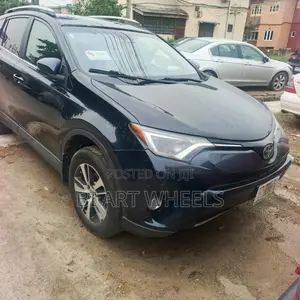 Toyota RAV4 XLE 4dr SUV (2.5L 4cyl 6A) 2018 Black