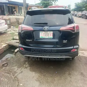 Toyota RAV4 XLE 4dr SUV (2.5L 4cyl 6A) 2018 Black