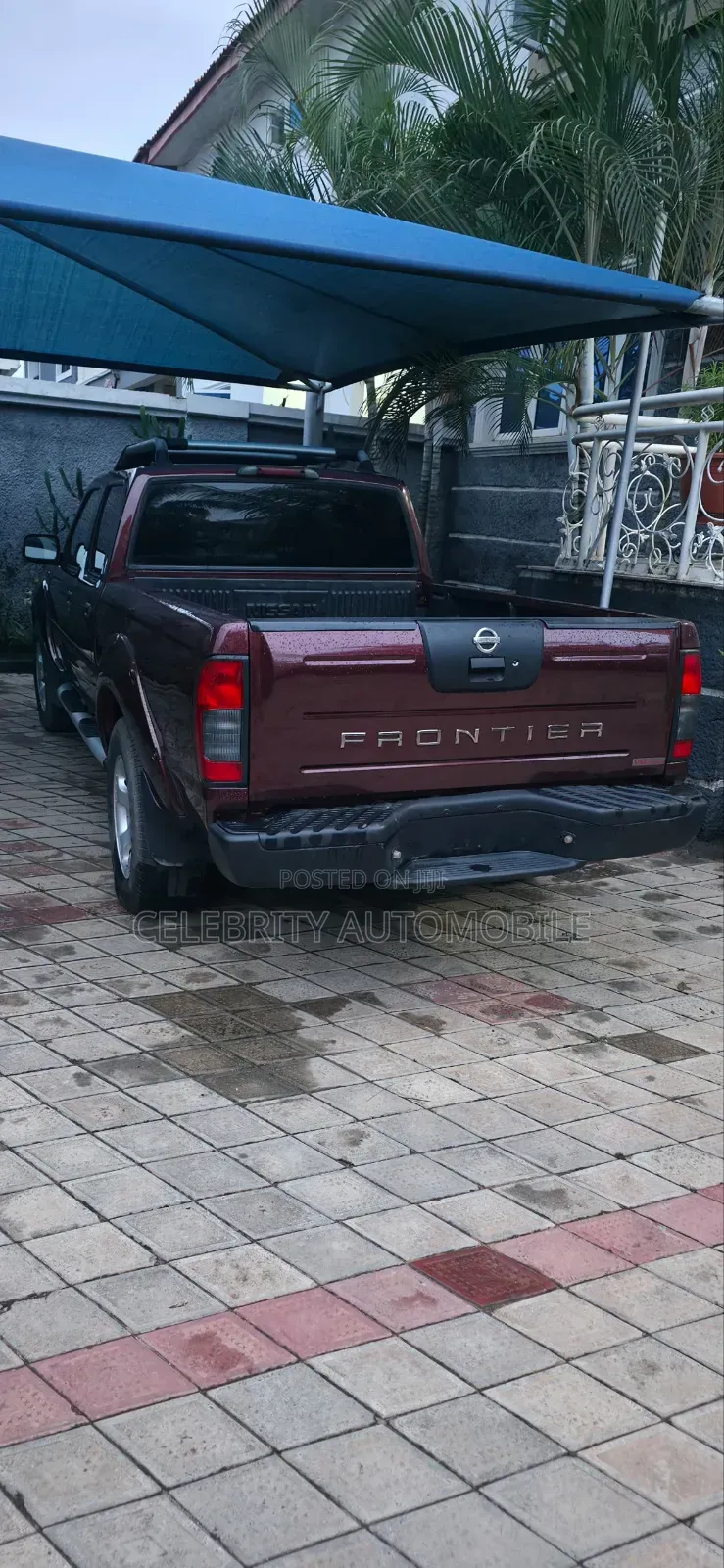 Nissan Frontier 2002 Red