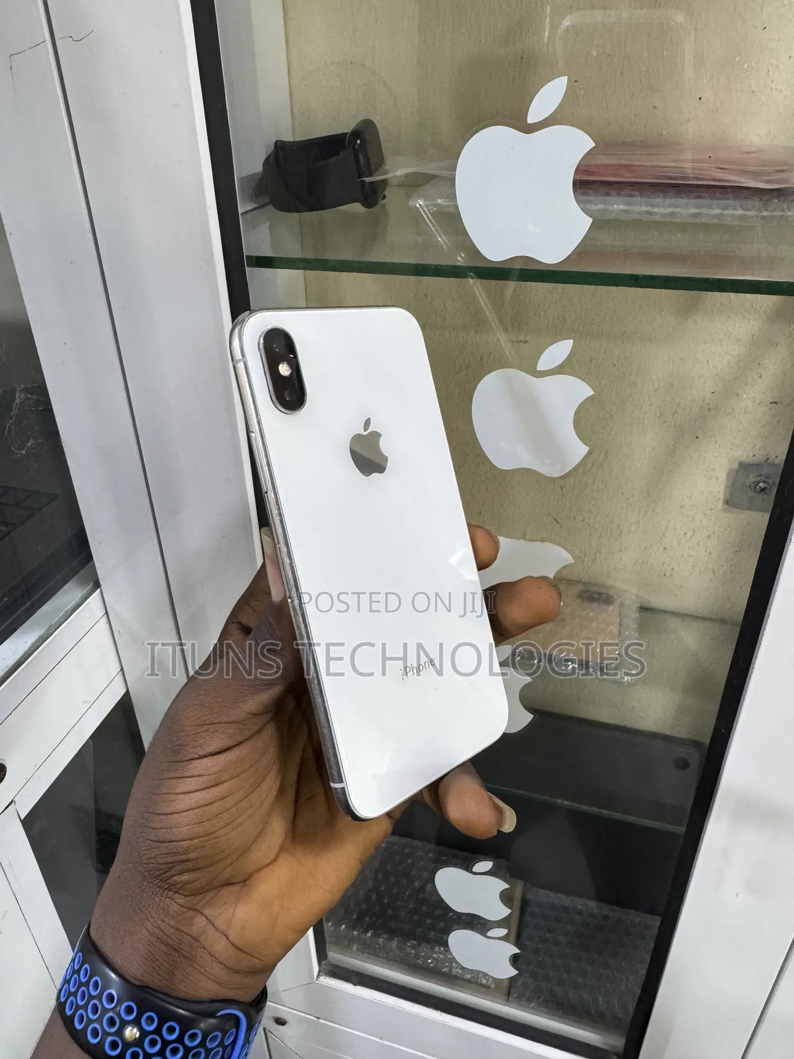 Apple iPhone X 64 GB White