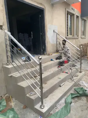 Stainless Steel Plain Design Rails